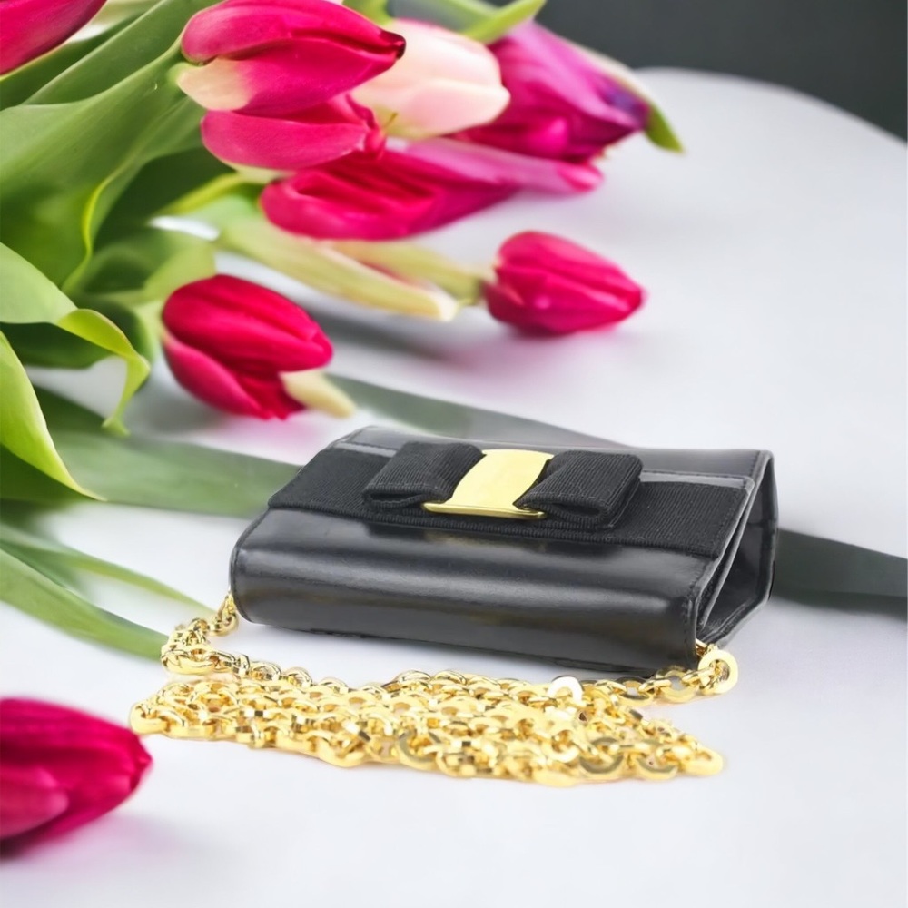 Salvatore Ferragamo BLACK LEATHER CROSSBODY BAG - Picture 4 of 16